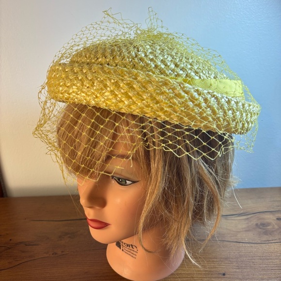 VTG 1940s 1950s Veiled Straw Woven Yellow Hat Headpiece Netting Union Made - Picture 2 of 9